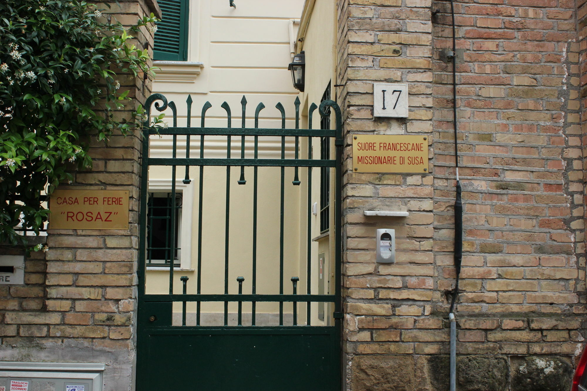 Hotel Casa Per Ferie Beato Rosaz Rom Exterior foto
