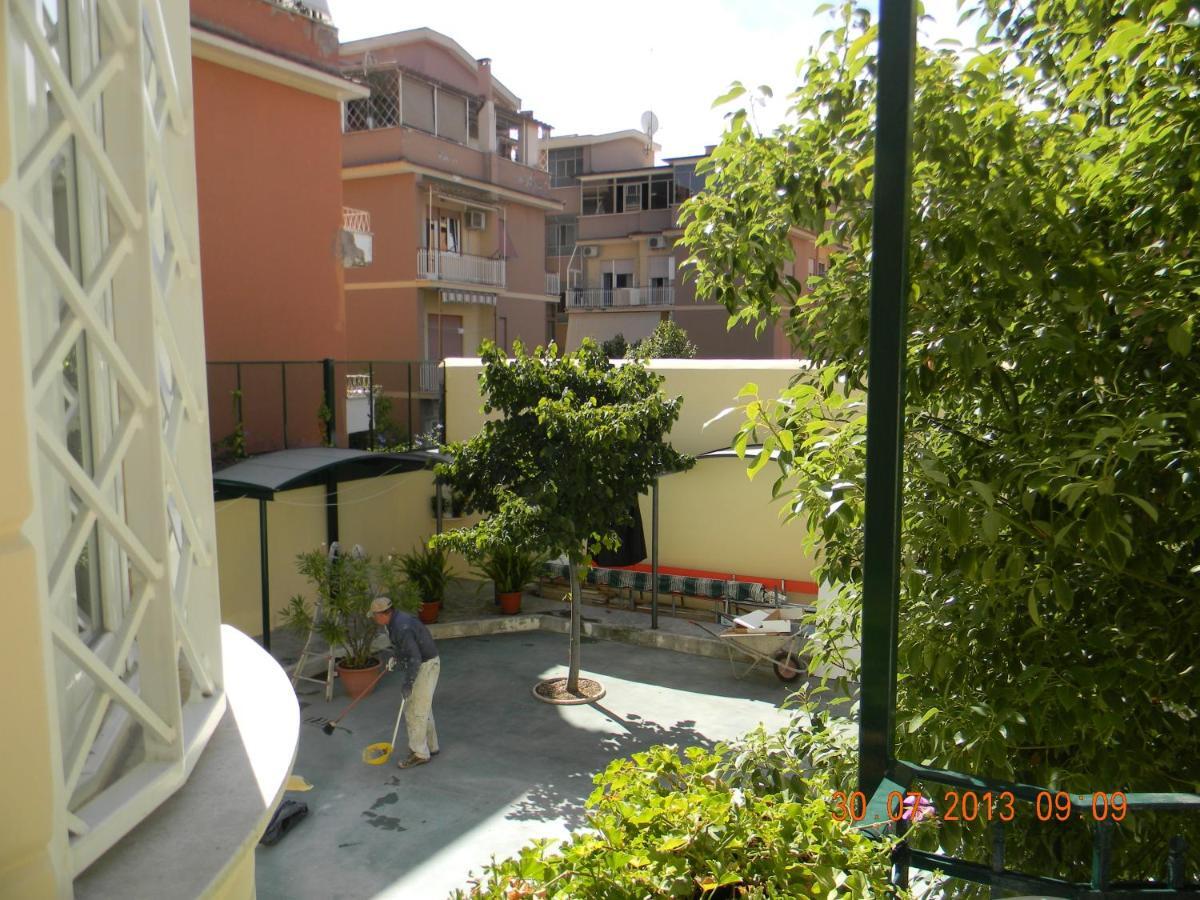Hotel Casa Per Ferie Beato Rosaz Rom Exterior foto